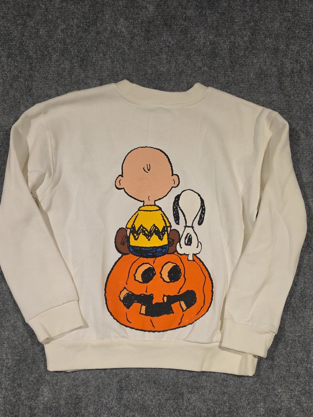 Tilly's Cream Charlie Brown & Snoopy Pumpkin Graphic Sweatshirt